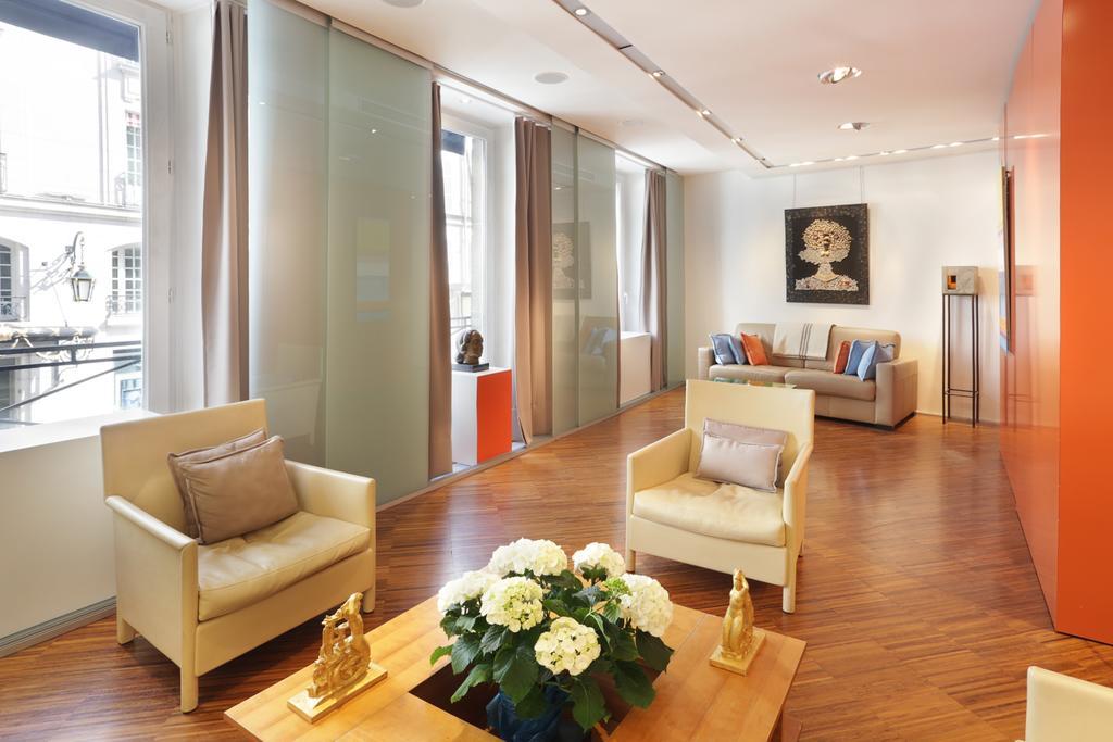 Terrace Matignon Apartment