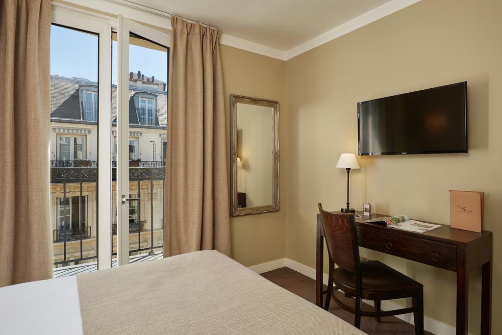 Hotel De Sevres 3*