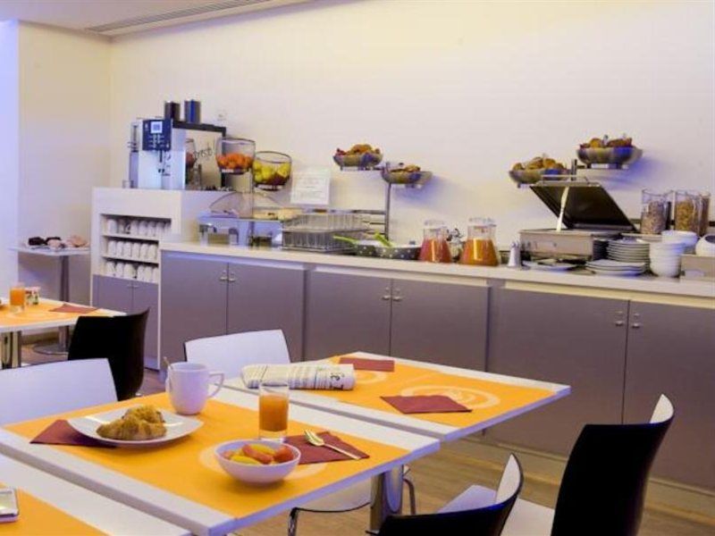 Adagio Centre Tour Eiffel Aparthotel 4*