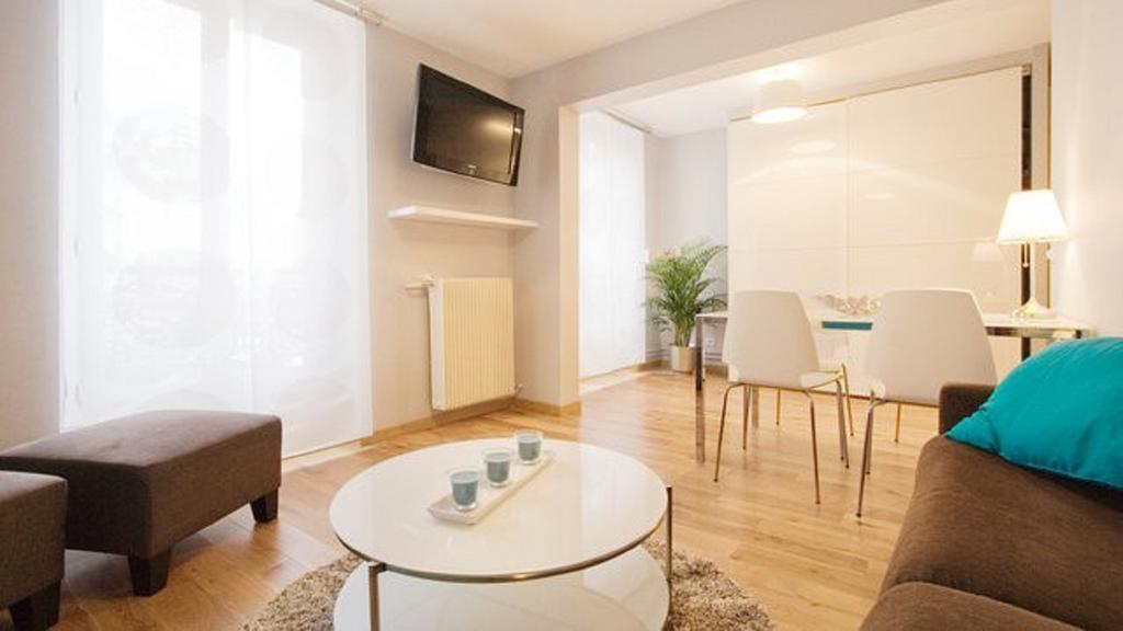 Apartment Montmartre Abbesses-artist Village