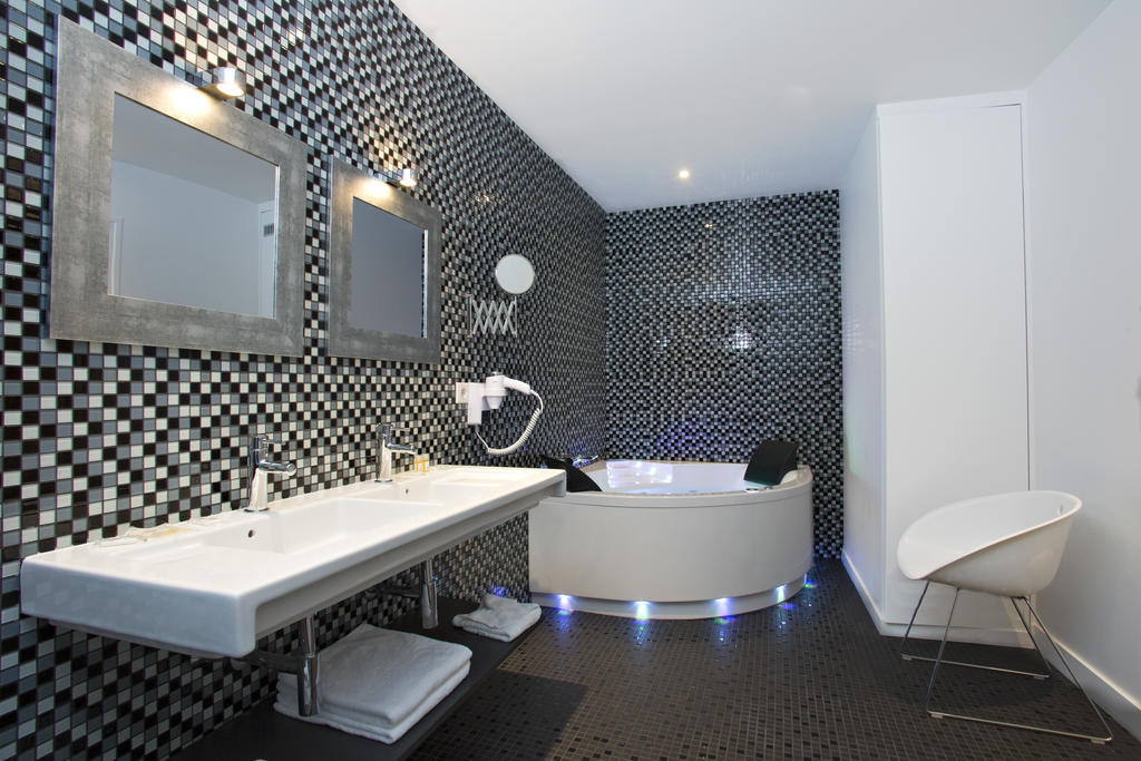 Hotel Boheme