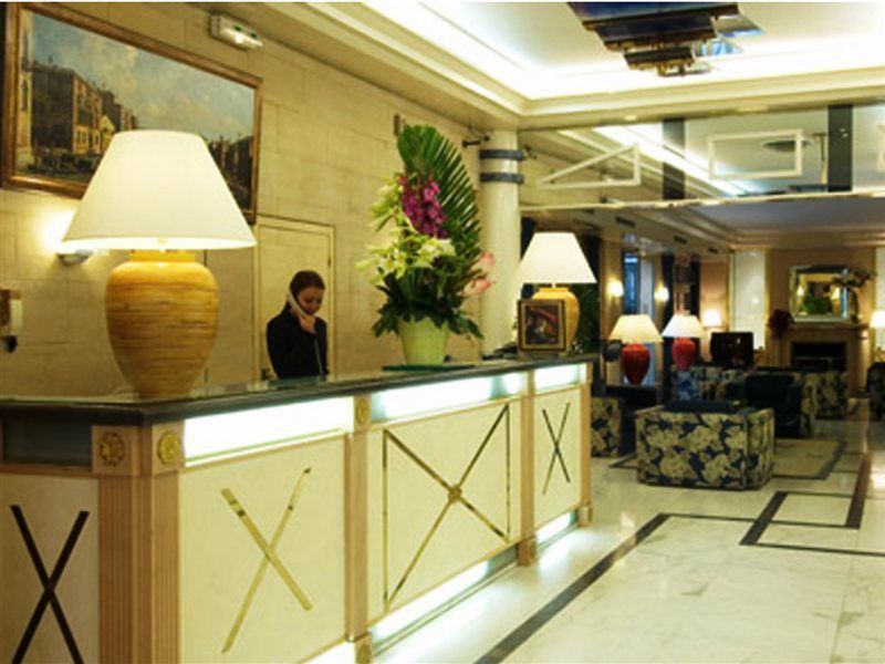 Hotel Royal Garden Champs-elysees Paris