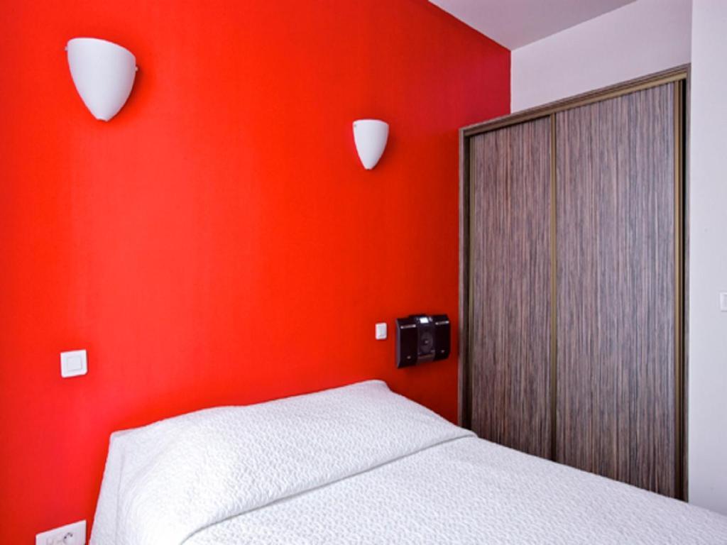 My Flat In - 8th
