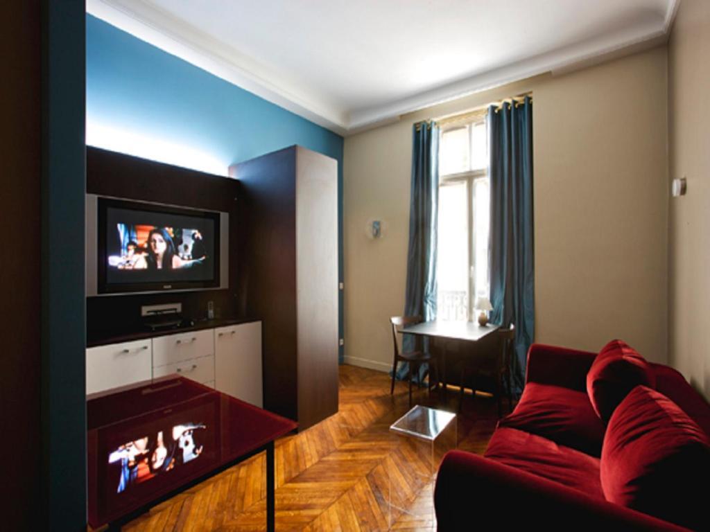 My Flat In - 8th Paris