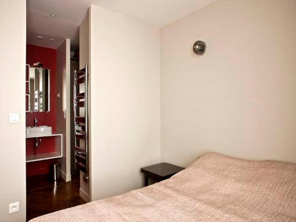 My Flat In - 8th *