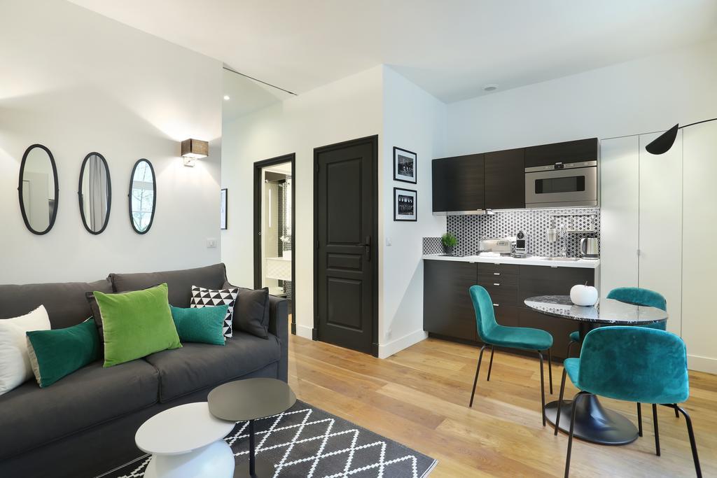 Apartment Rent A - Blanche Paris