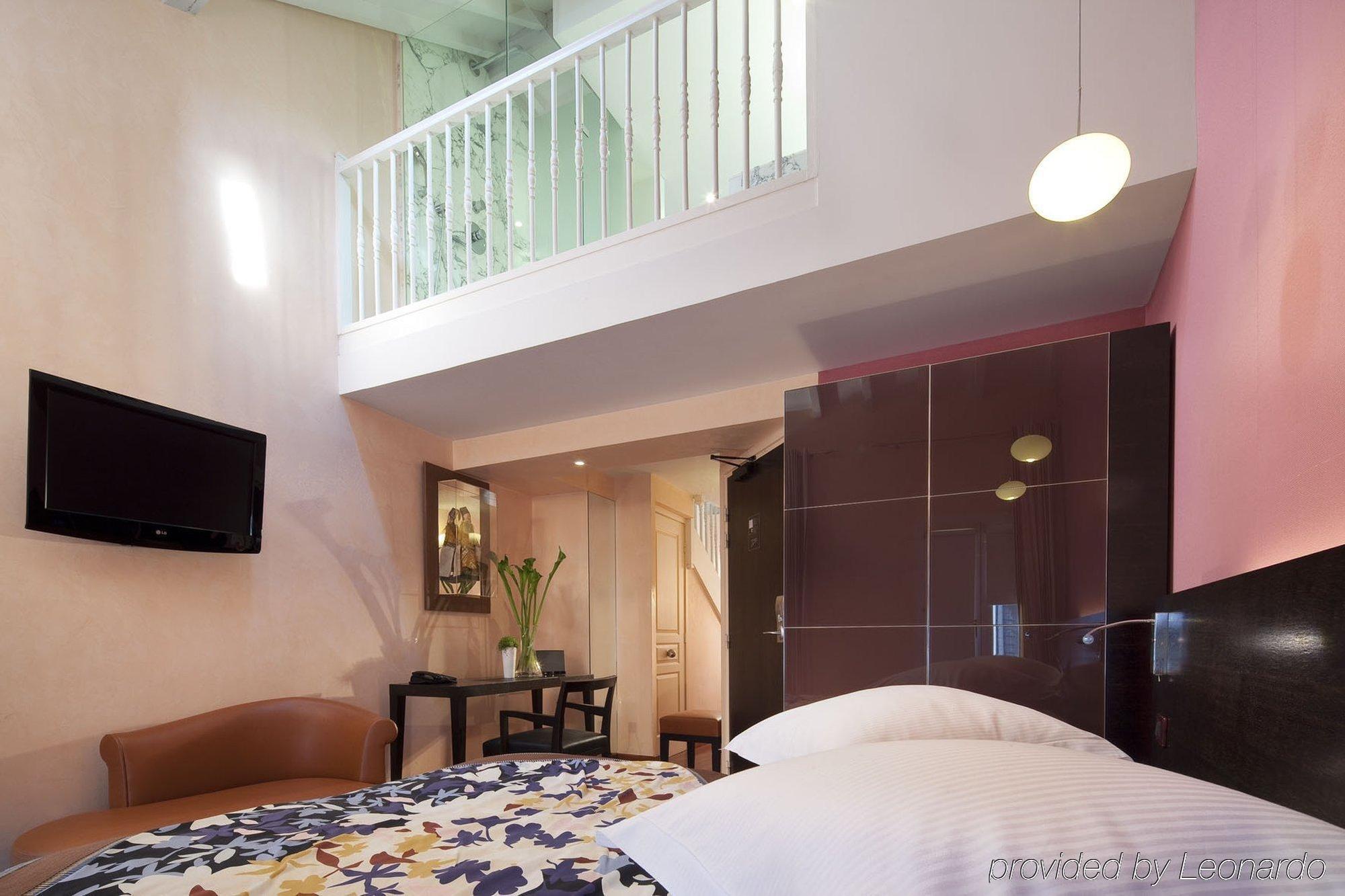 Artus 4* Paris