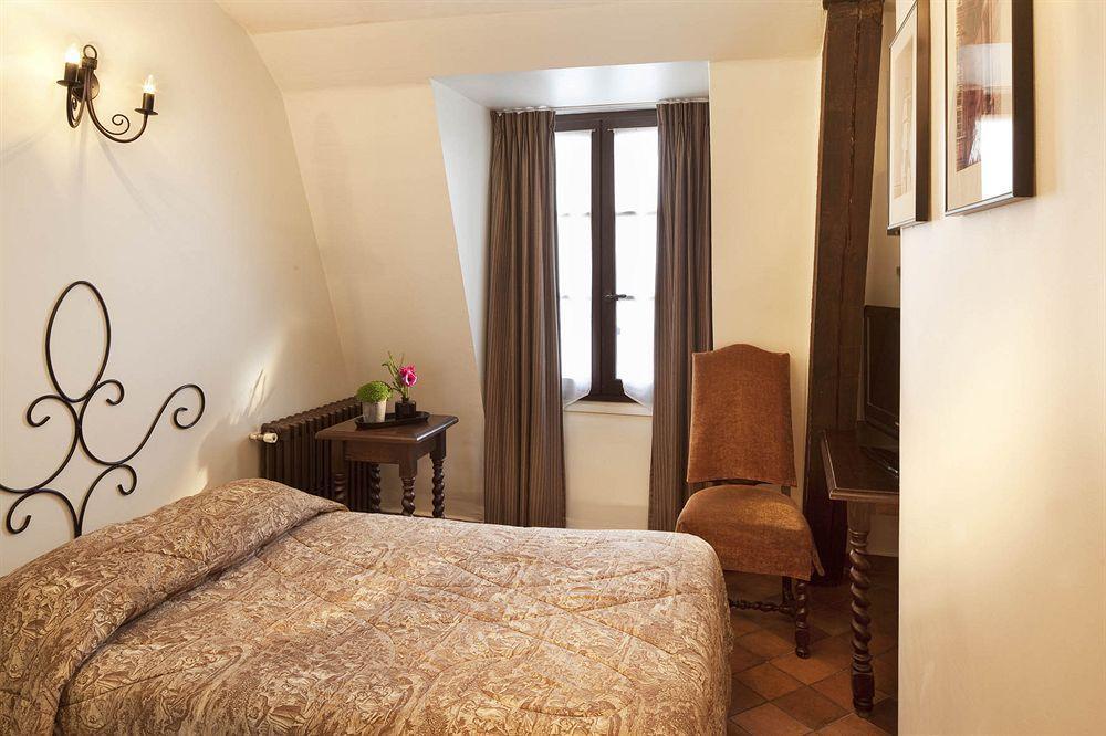 Castex 3* Paris