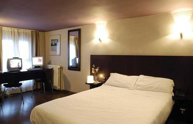 R. Kipling By Happyculture Hotel