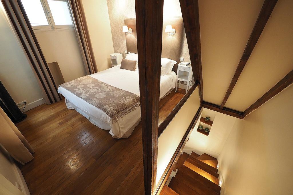 Louvre Parisian Chicsuites Paris