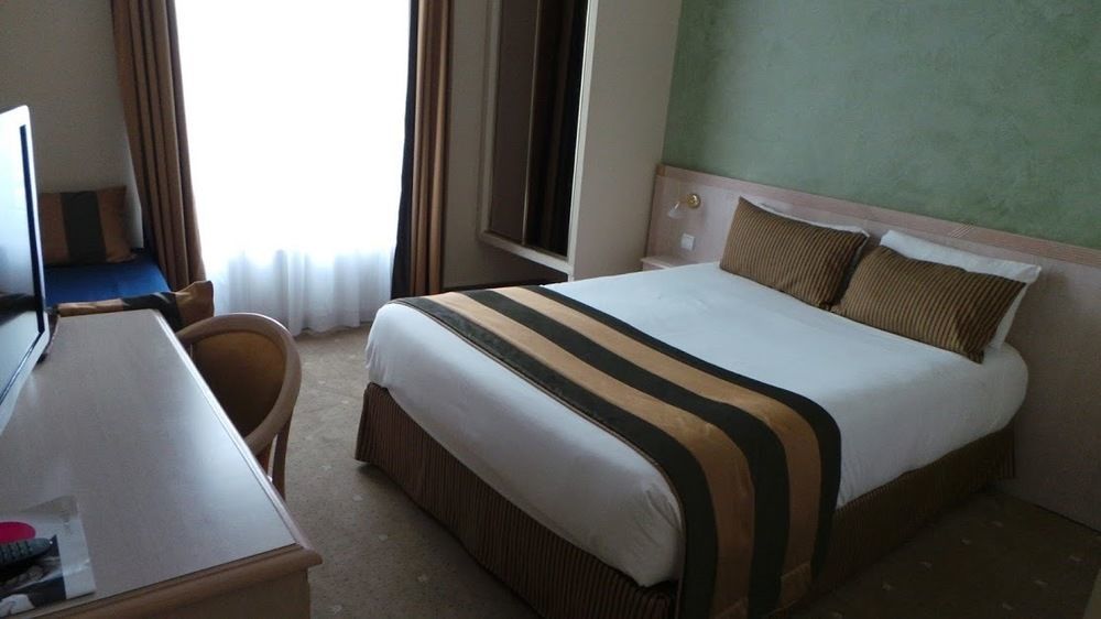Hotel Champerret Elysées 3*