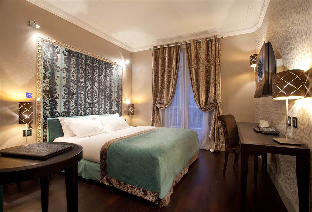 Ares Eiffel Hotel