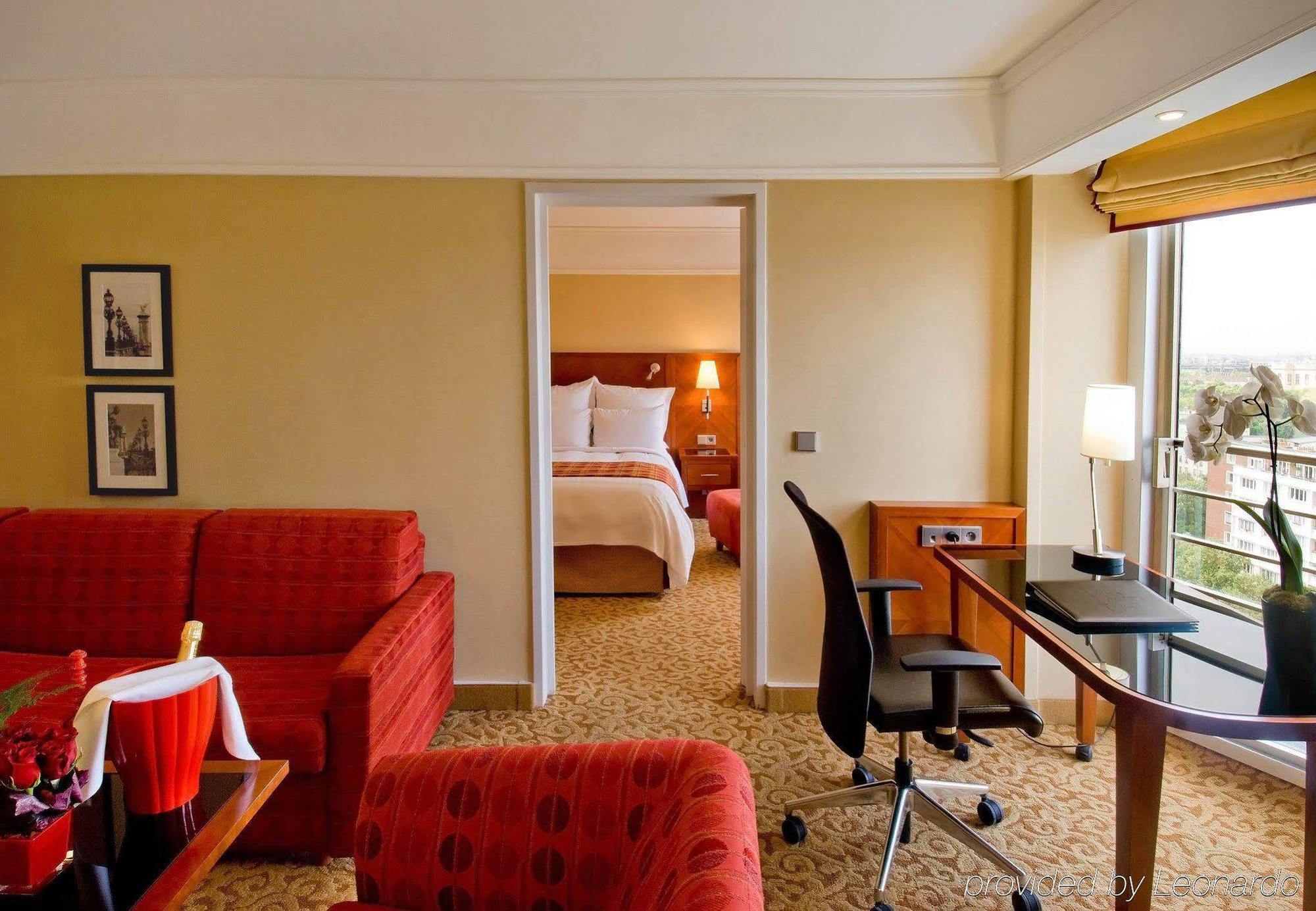 Marriott Rive Gauche & Conference Center Hotel