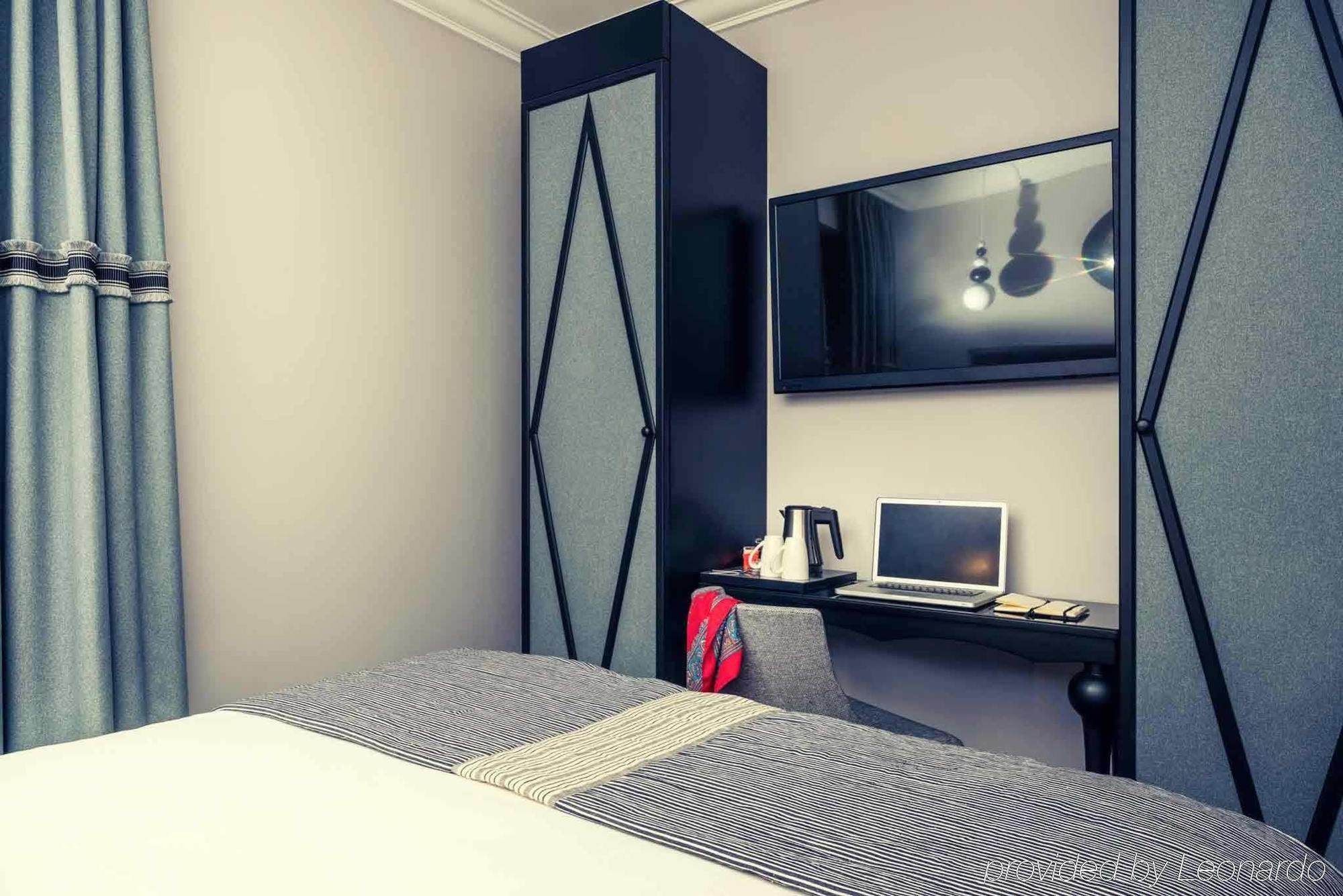 Hotel Mercure Arc De Triomphe Wagram Paris