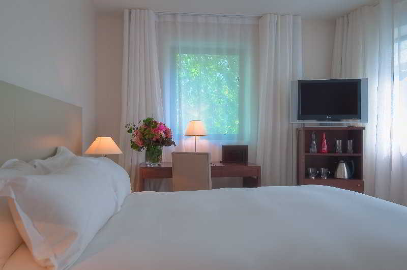 La Maison Champs Elysees