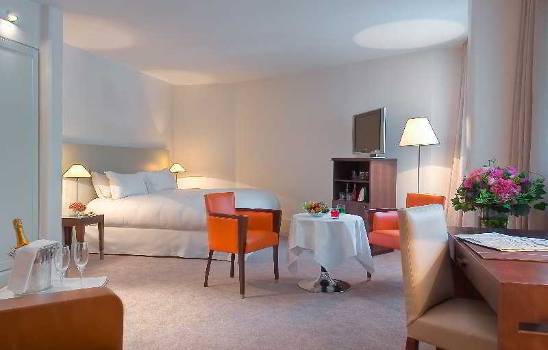 La Maison Champs Elysees 5*