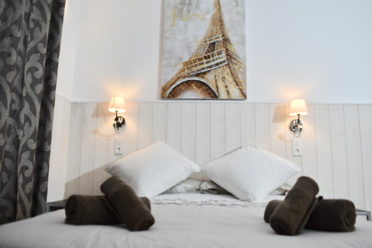Services Apartment *
