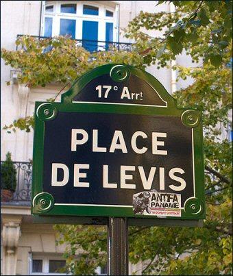 Levis Charming Place Paris