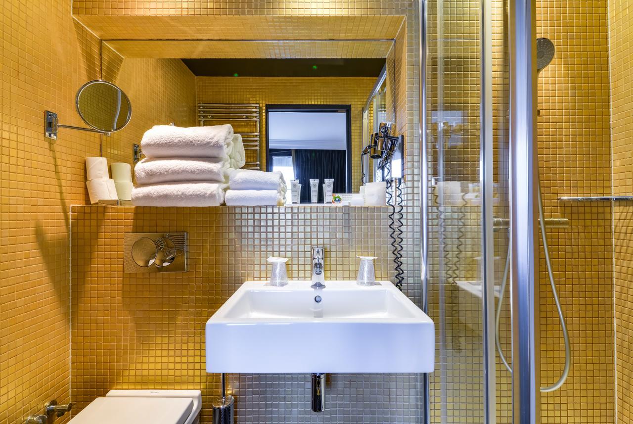 First Tour Eiffel Hotel 4*
