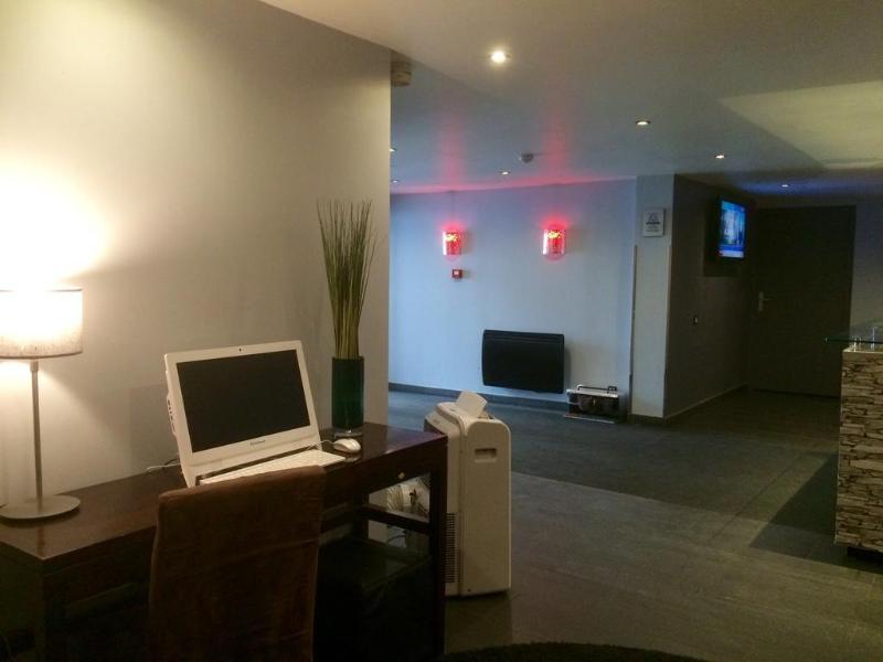 Cadet 4* Paris
