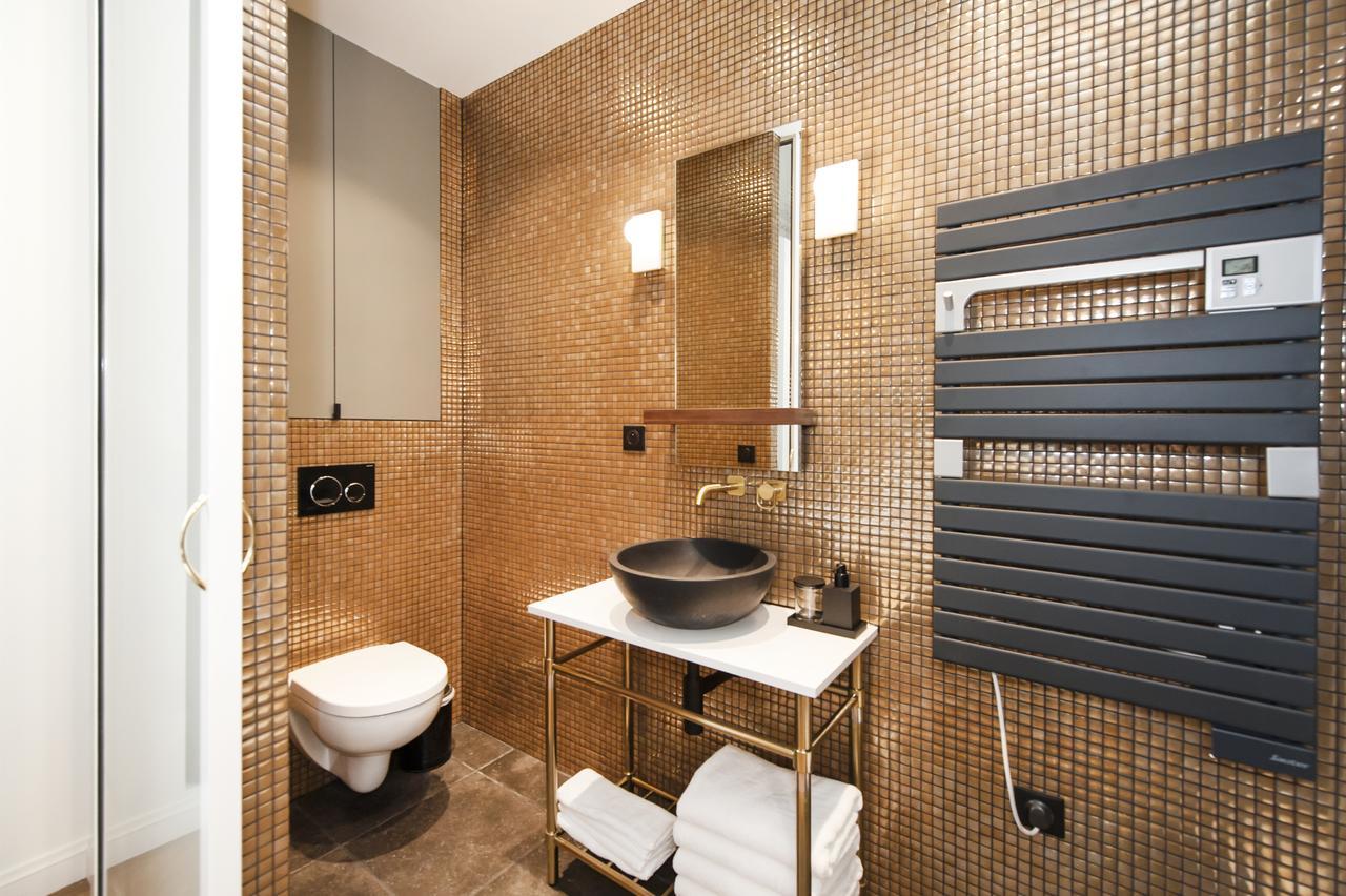 Champs Elysees - Lincoln Apartment *