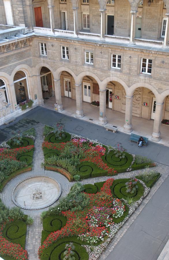 Hotel Hospitel Dieu
