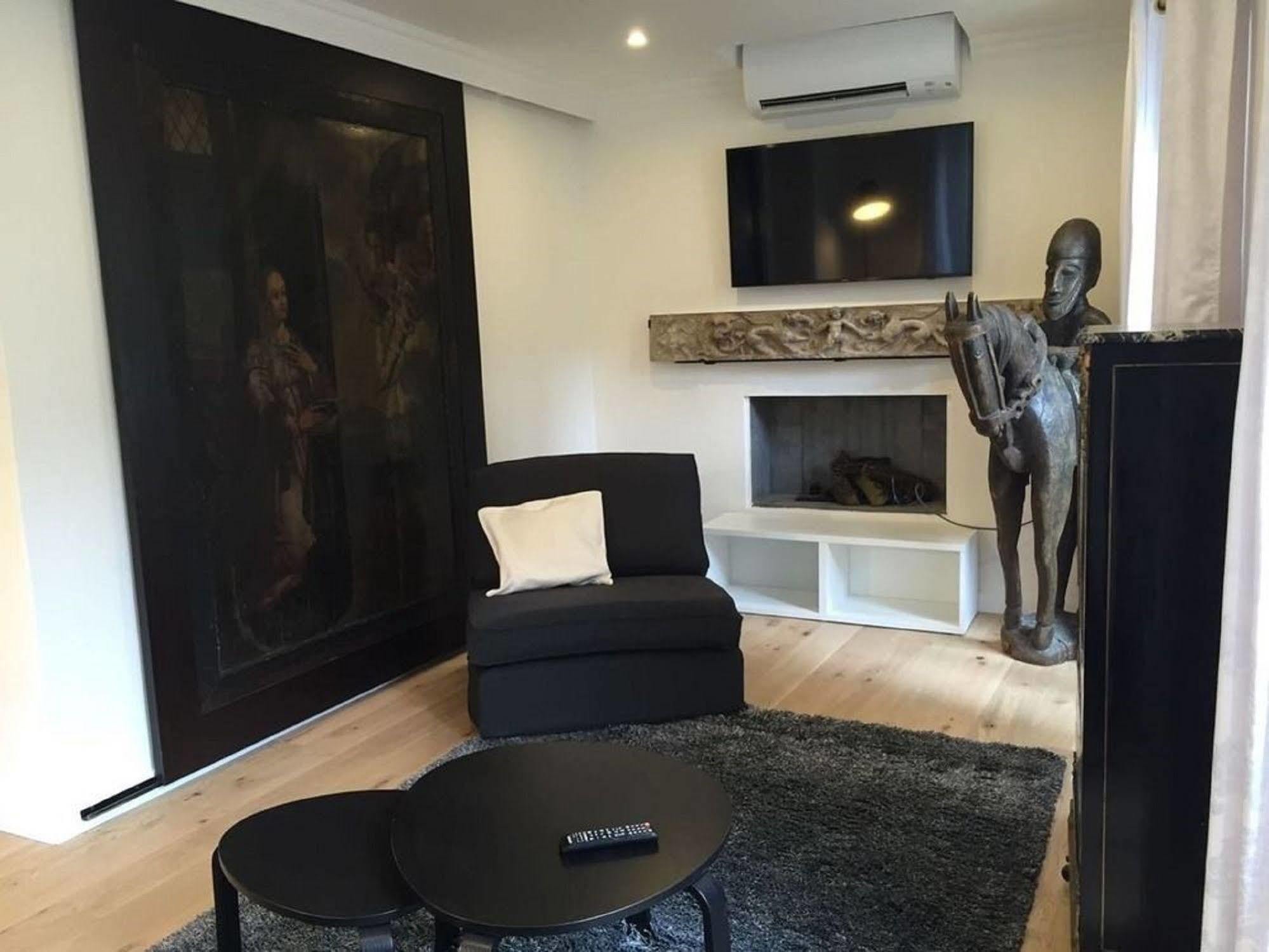 Bellechasse Apartment Paris