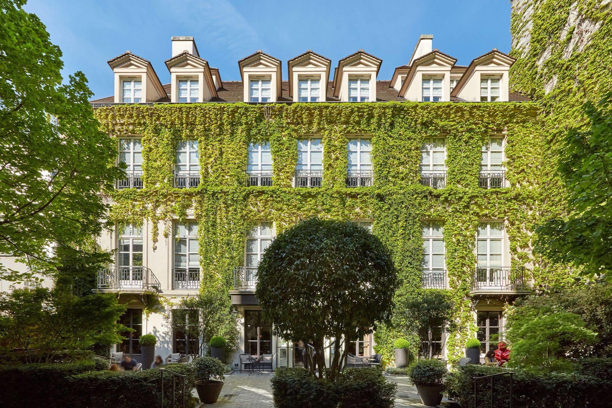 Le Pavillon De La Reine &