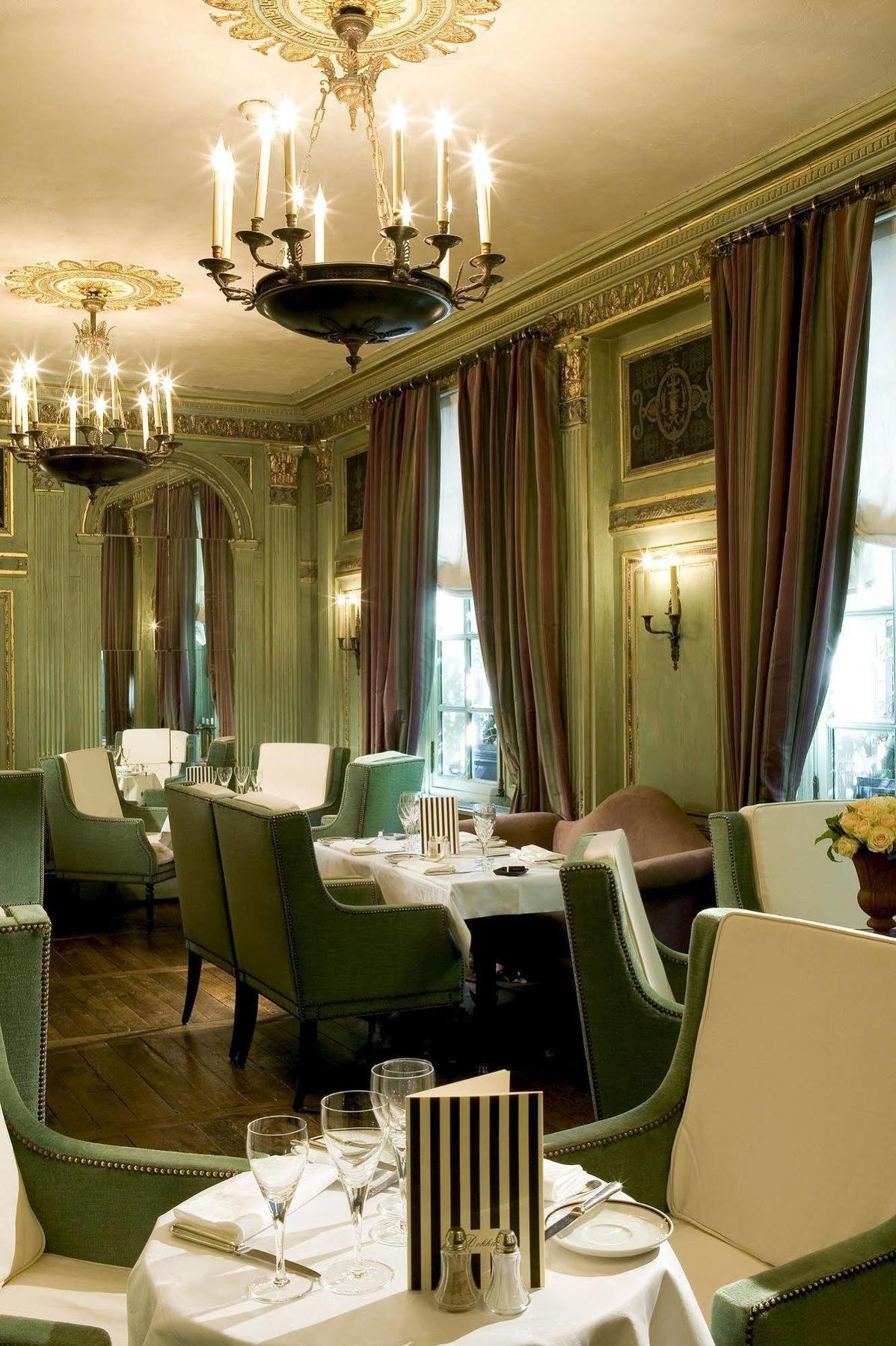 Le Dokhan's Arc De Triomphe, A Tribute Portfolio 5*
