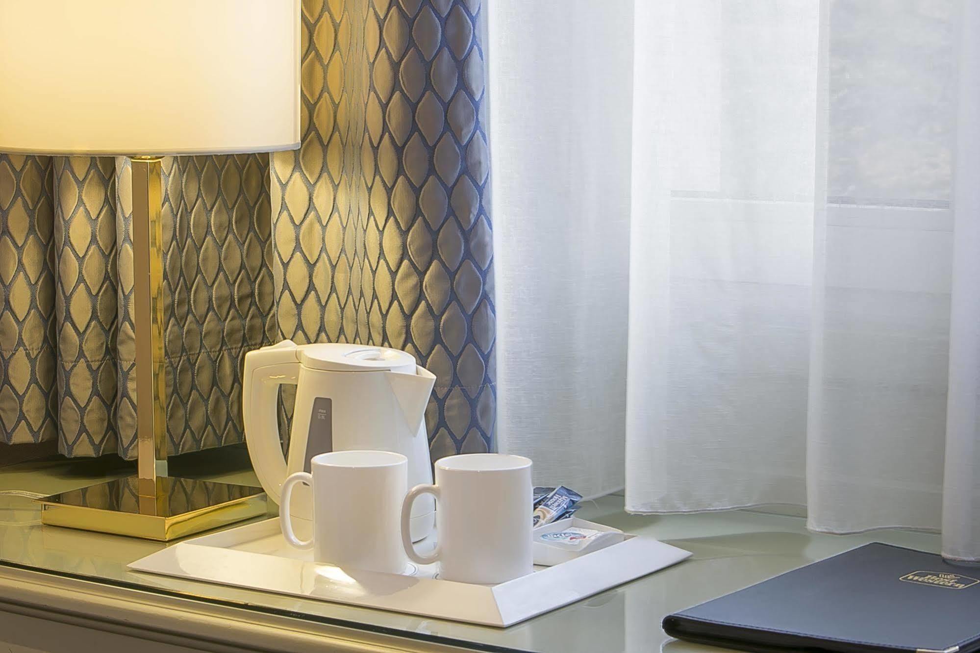 Western Au Trocadero Hotel