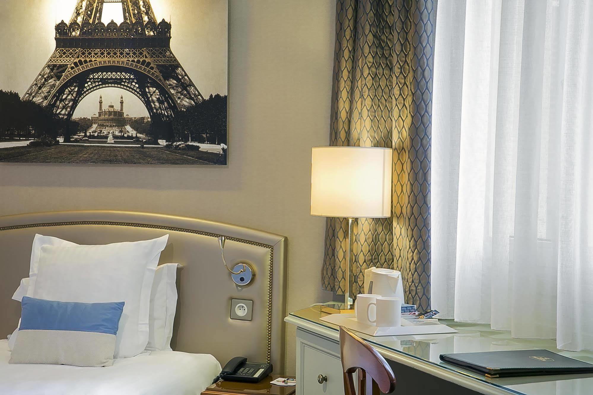 Western Au Trocadero 3*