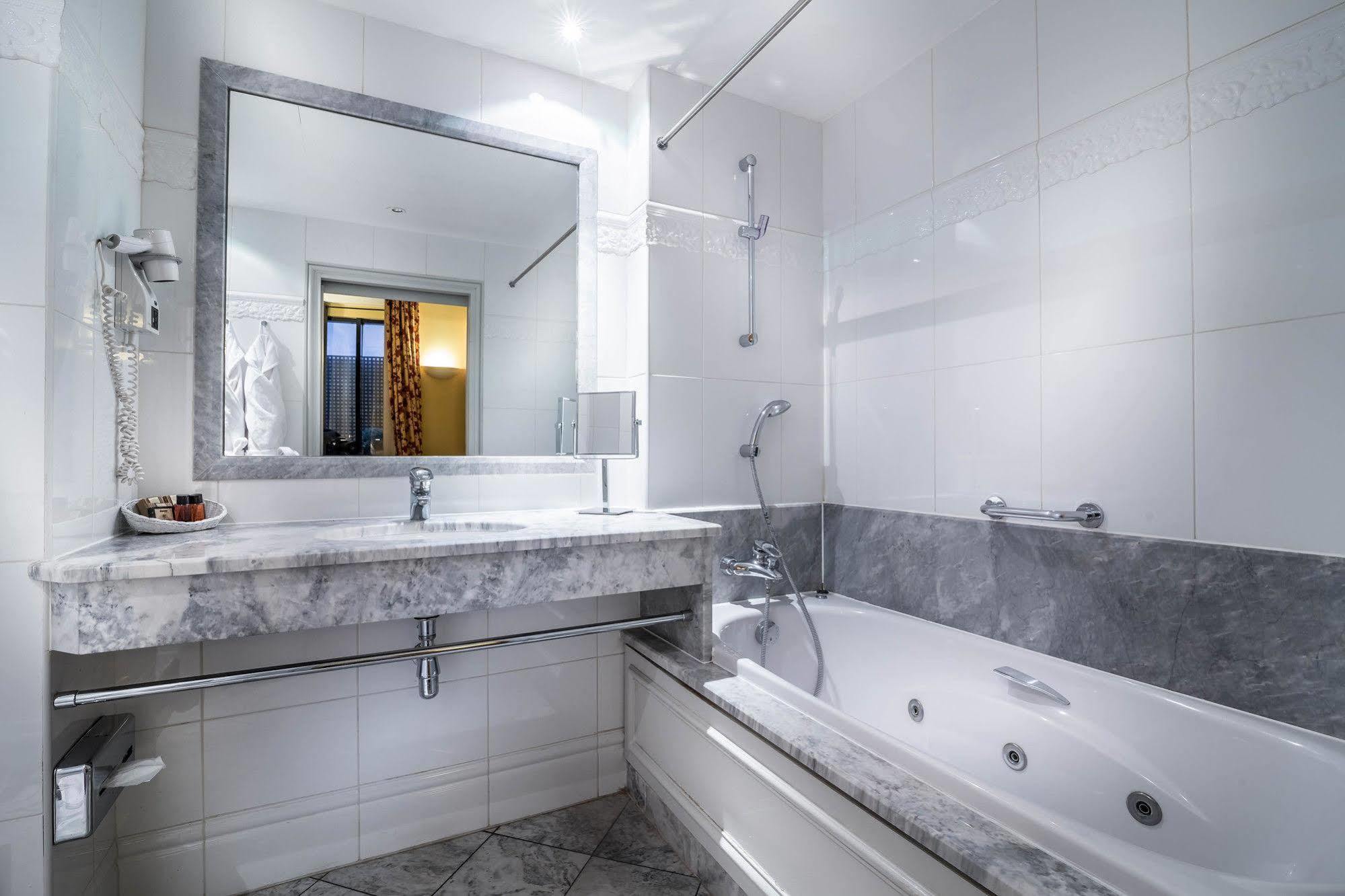 Hotel Le Lavoisier