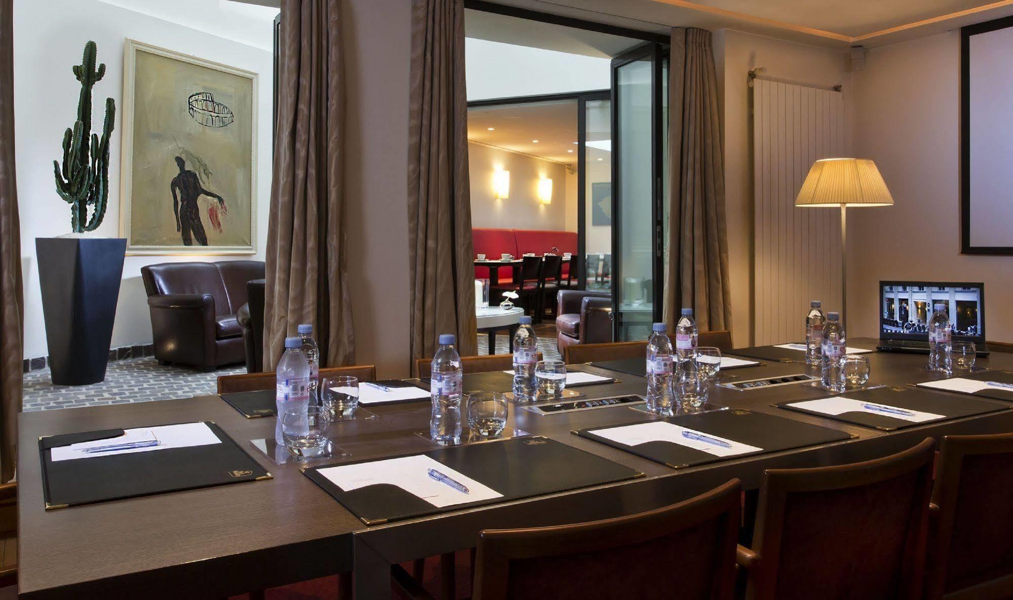 Hotel Le Colisee 3*