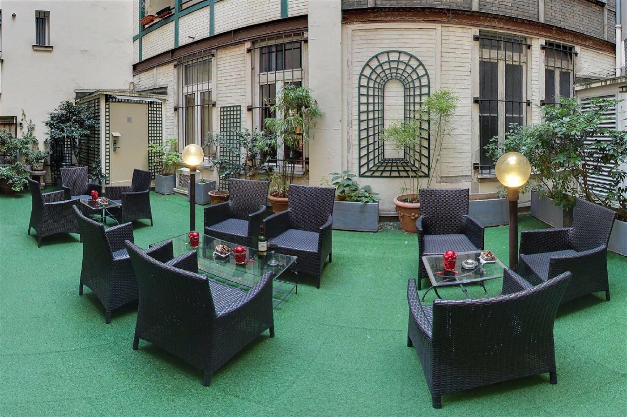 Hotel Margaux Opera Montmartre Paris