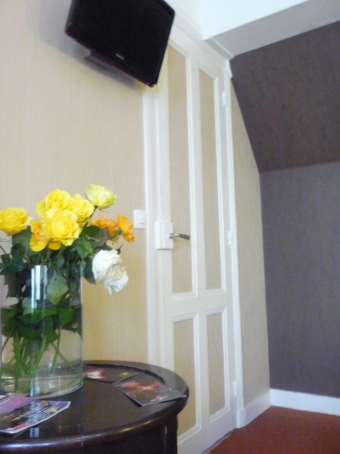 Ambassadeur Hotel