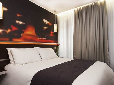 Lumières Montmartre Hotel Paris