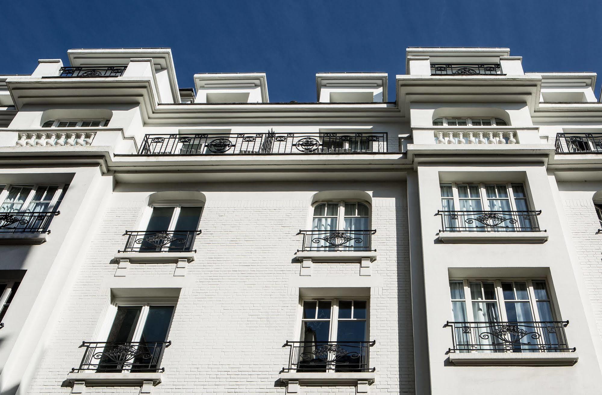 Le Général 4* Paris
