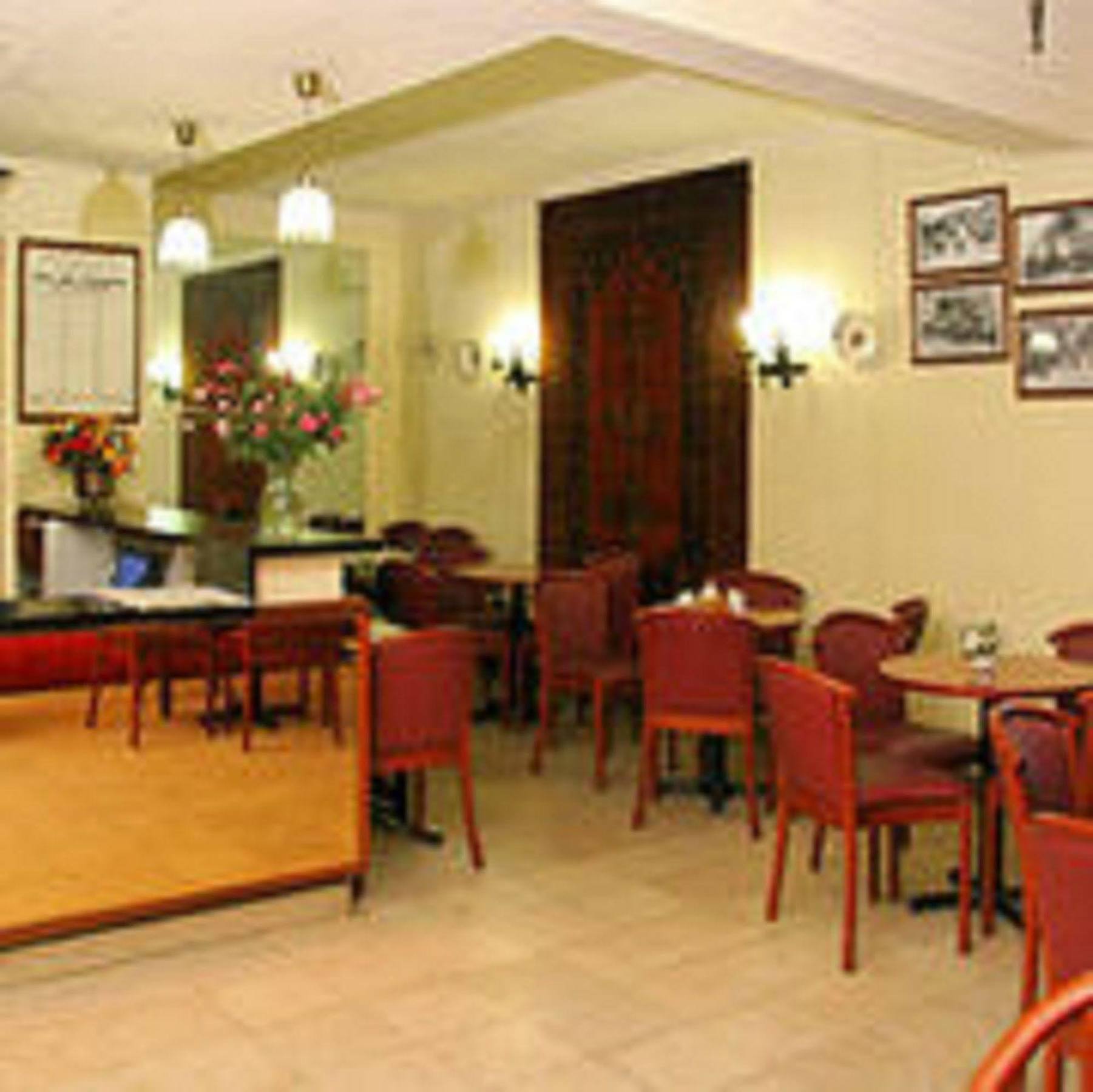 Hotel Camélia International 2*