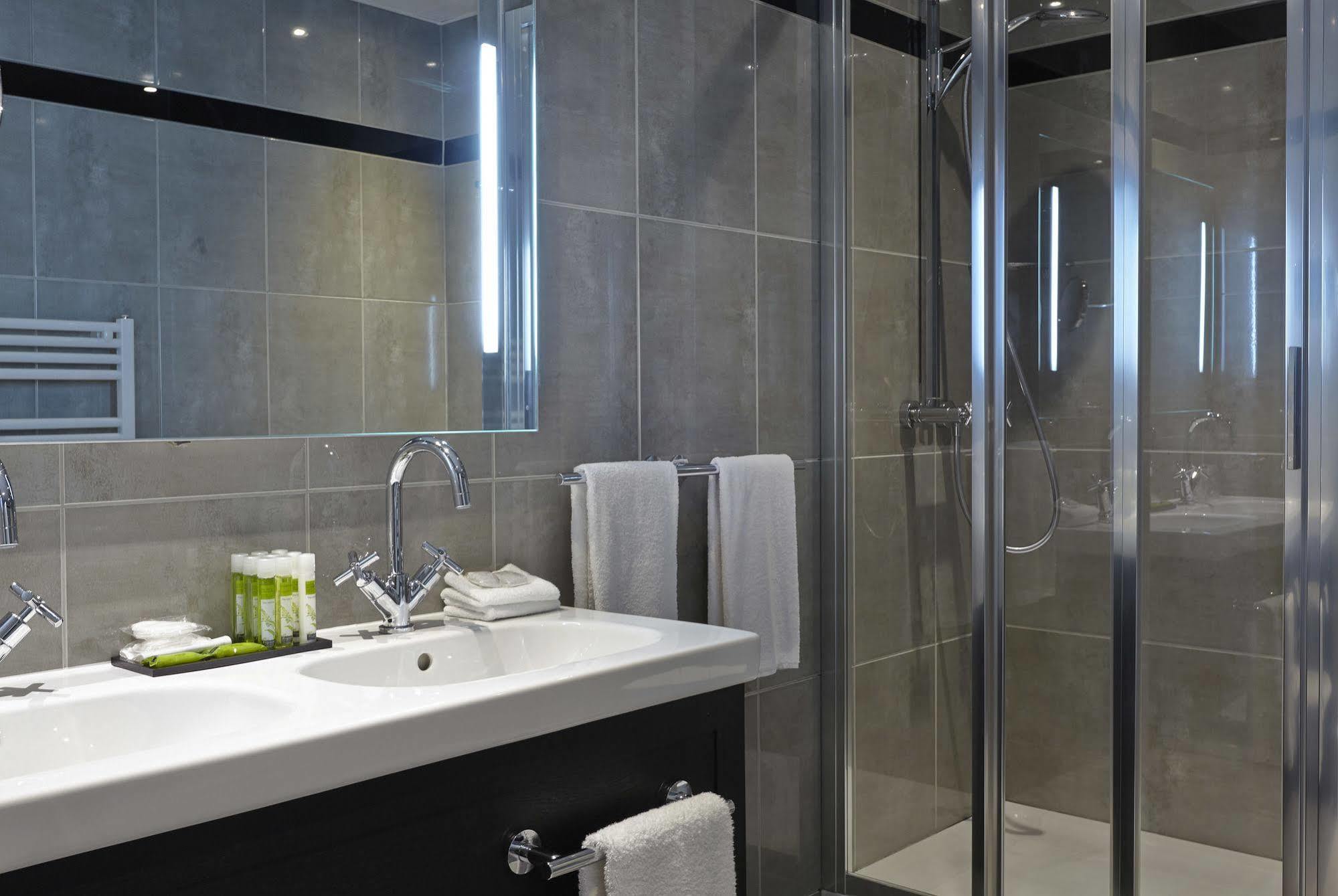 Royal Champs Elysees Hotel Paris