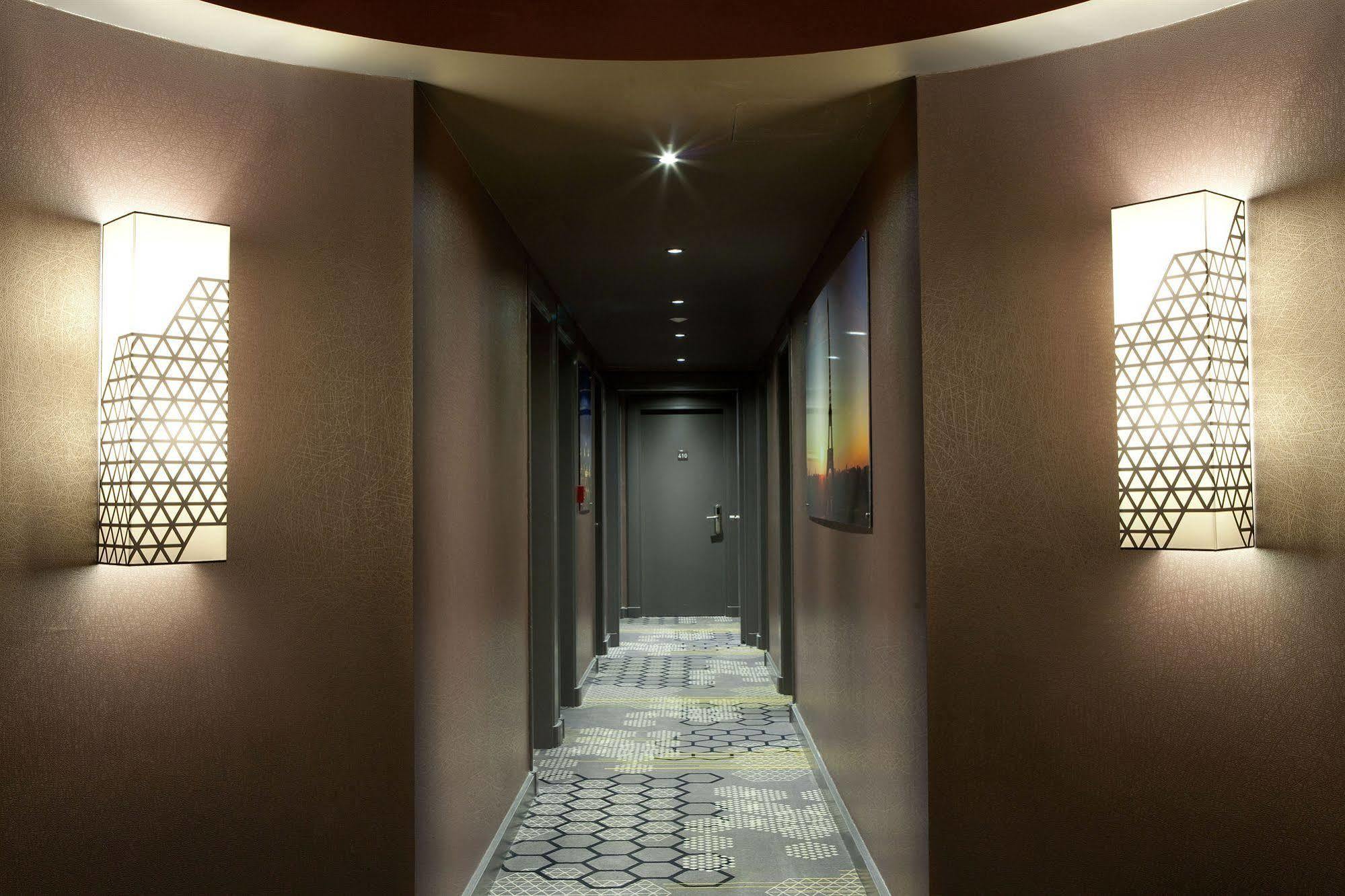 Eiffel Capitol Hotel 3*