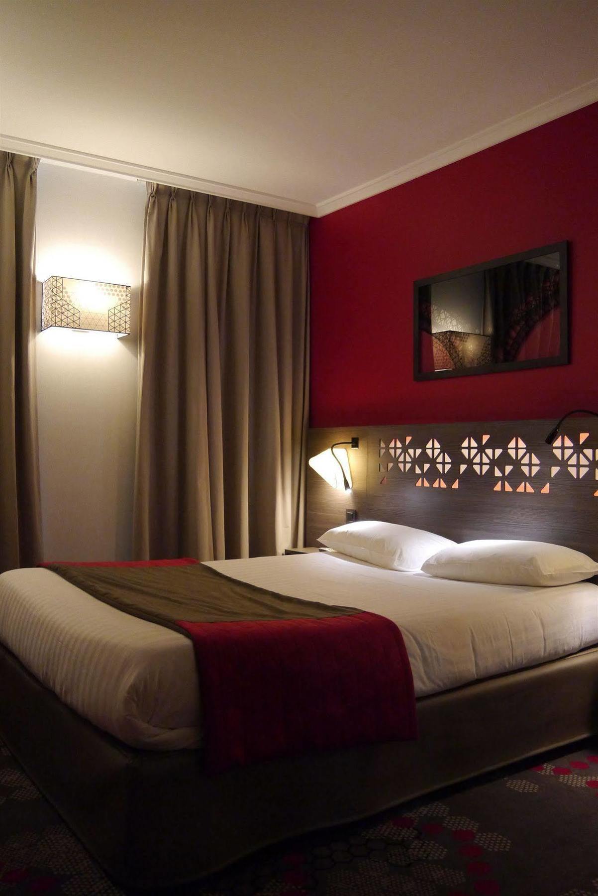 Eiffel Capitol Hotel