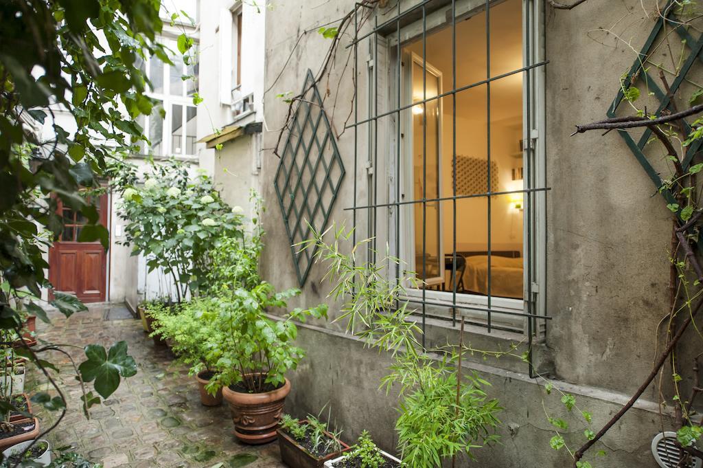 Studio At Colonel Fabien Paris