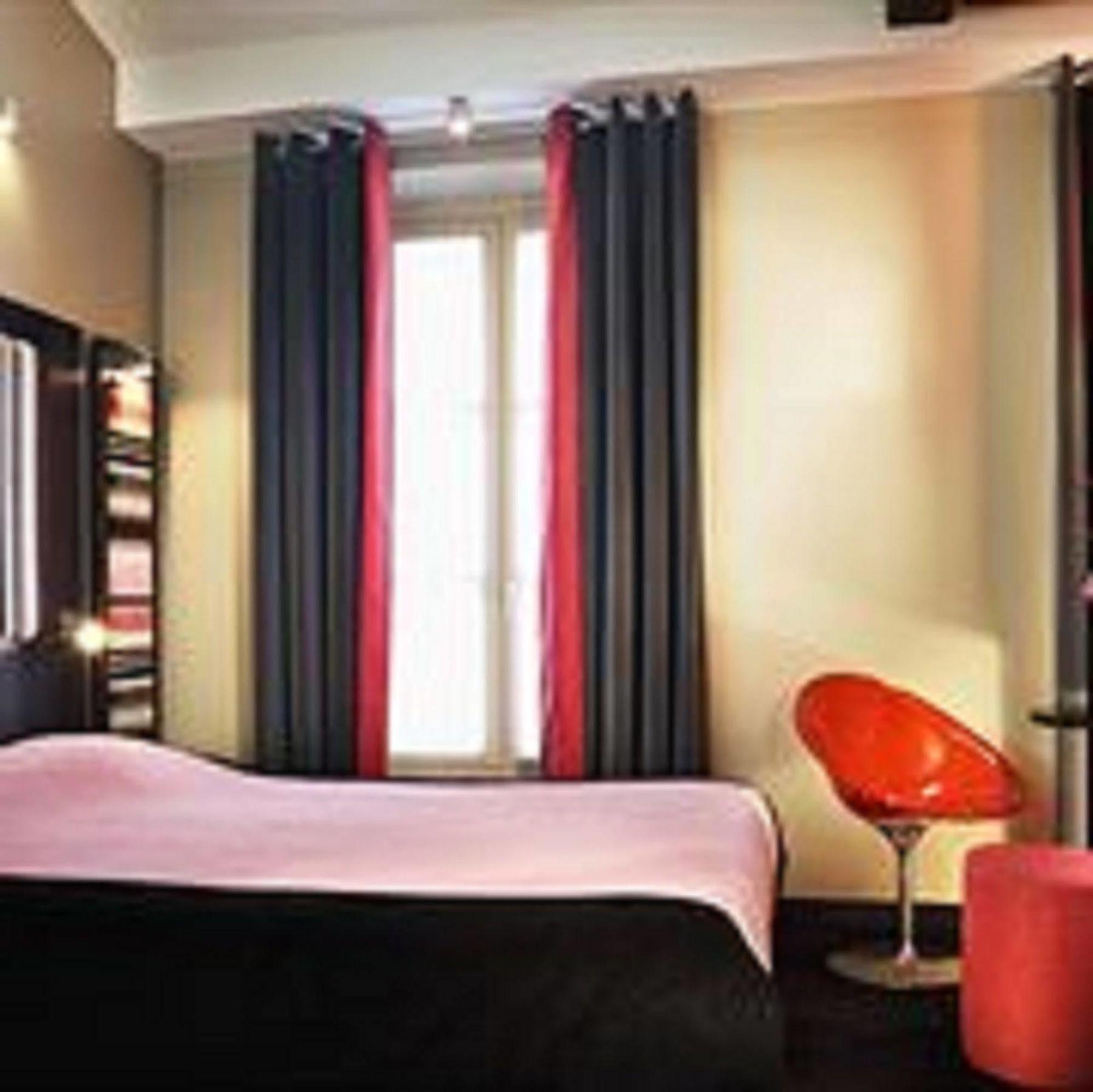 Hotel Courcelles Etoile 3*