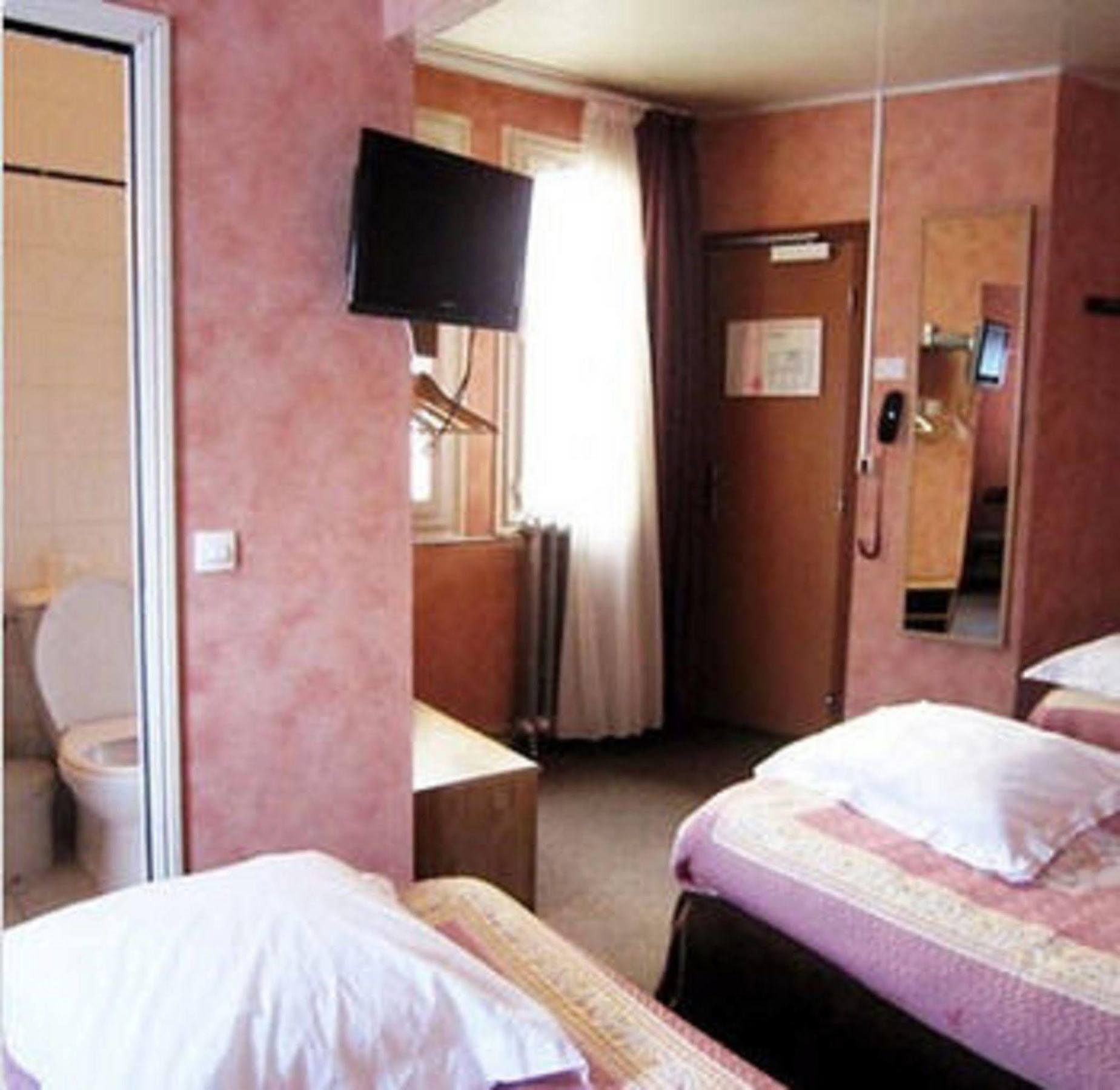 Hotel Grand Voltaire 2*