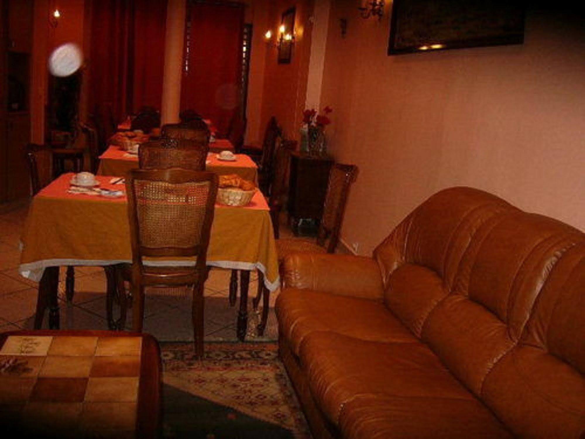Grand Voltaire Hotel