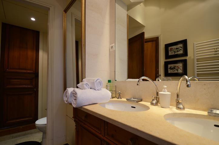 Harpe Apartment *