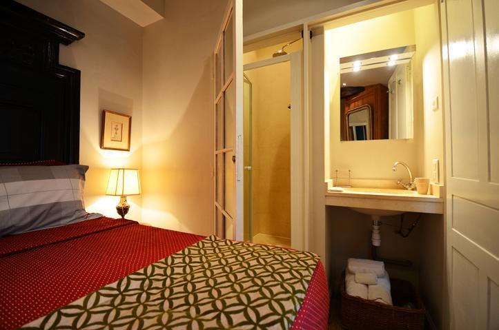 Apartment Harpe Paris