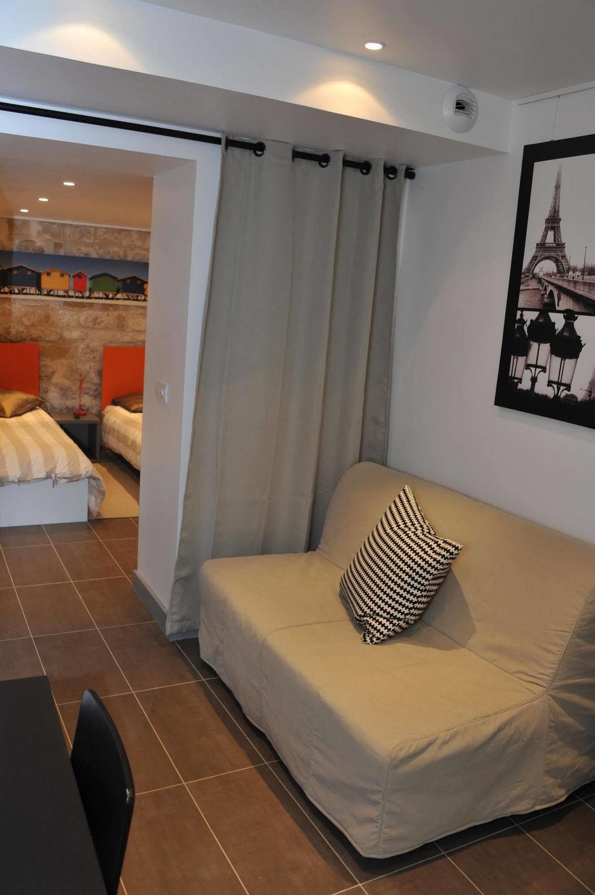 De La Mare 3*