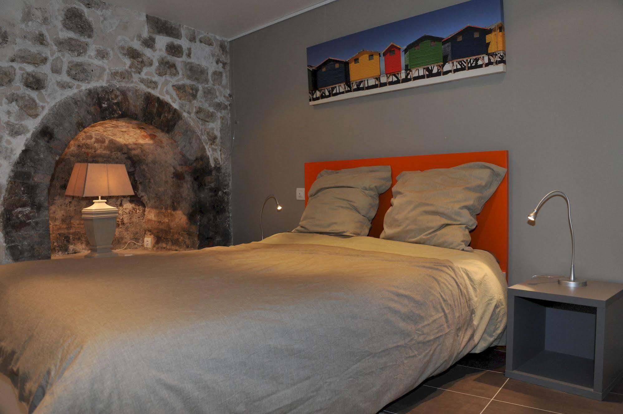 De La Mare 3*