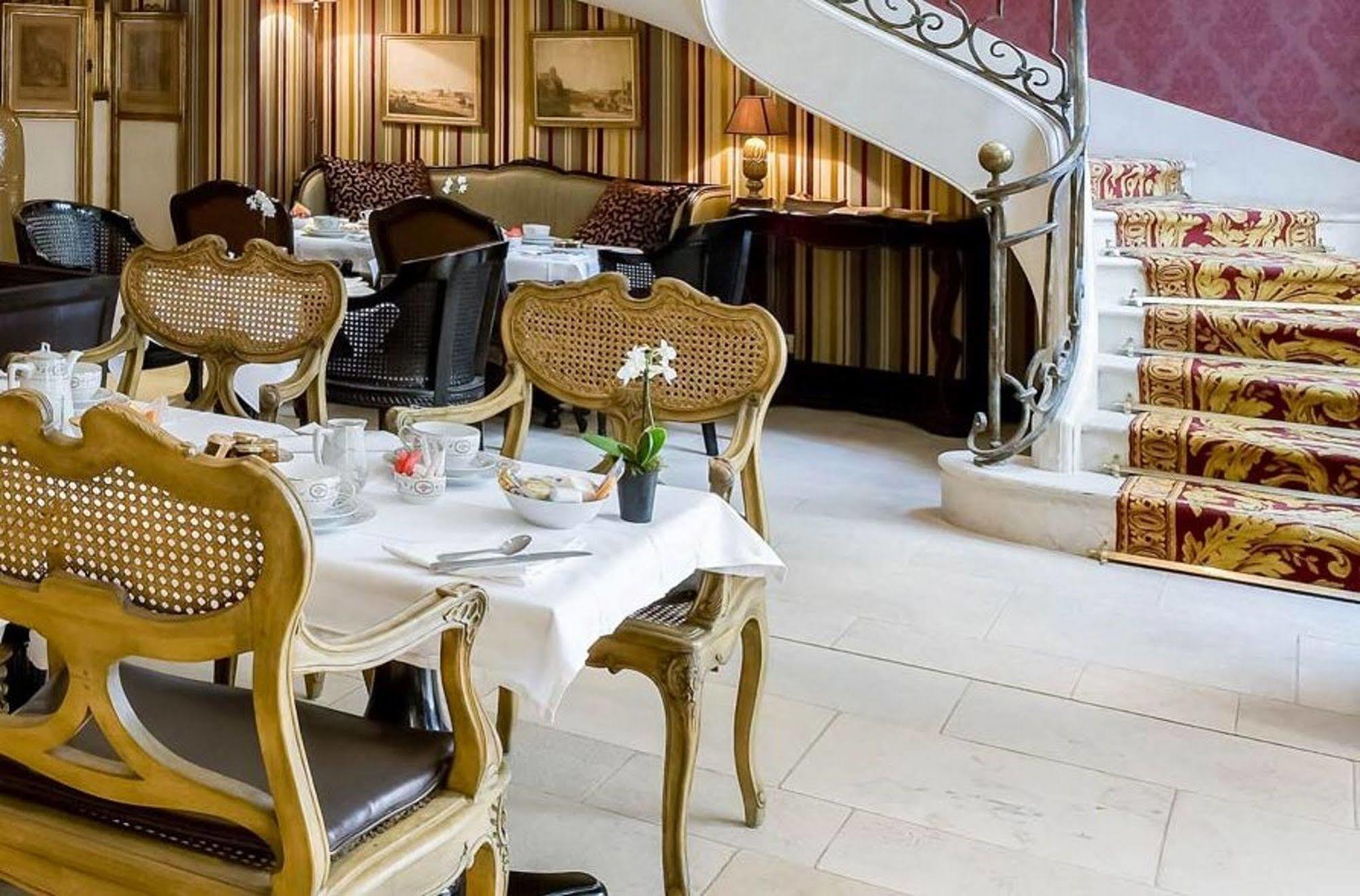 Du Romancier 4*